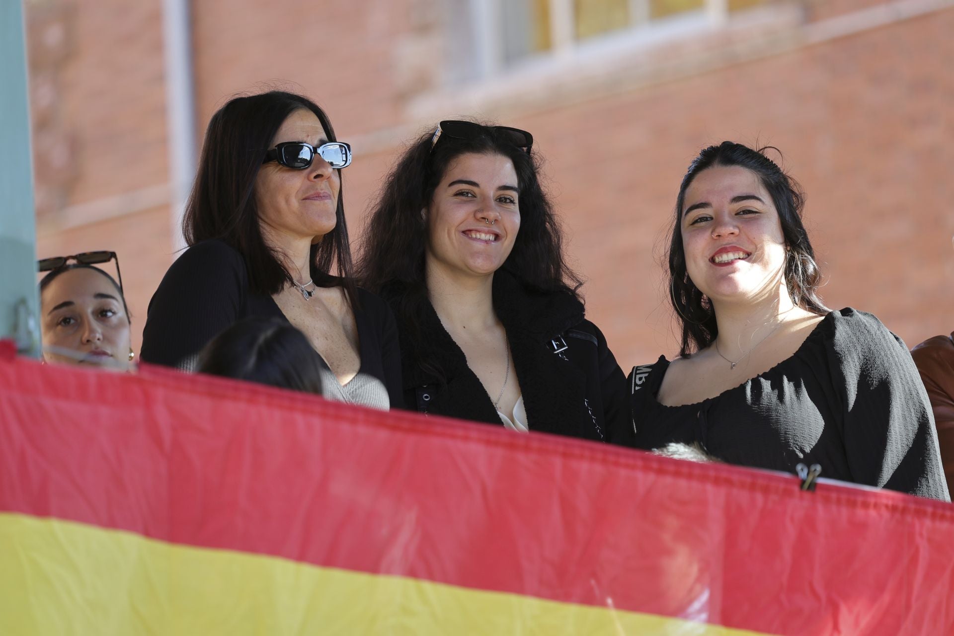 Parada militar y una despedida: las imágenes del Día de la Inmaculada en Cabo Noval