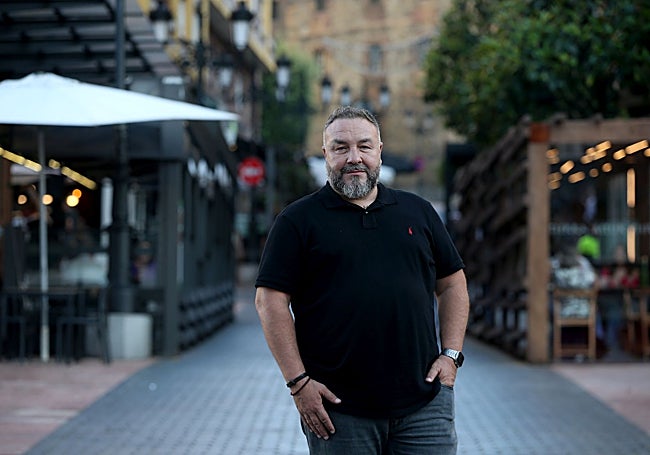 Pedro Caramés, en la calle Gascona.