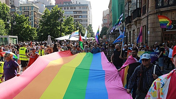 Los centros educativos asturianos deberán respetar el nombre elegido por los alumnos conforme a su identidad sexual