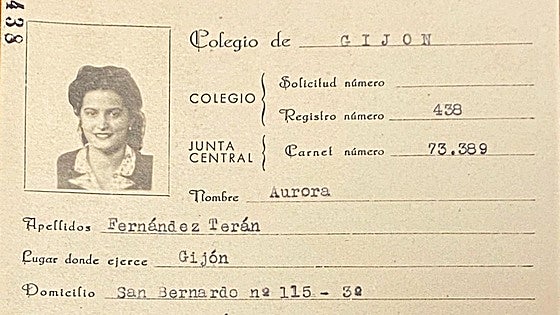 Las antiguas fichas colegiales de Gijón donde encontrar a familiares