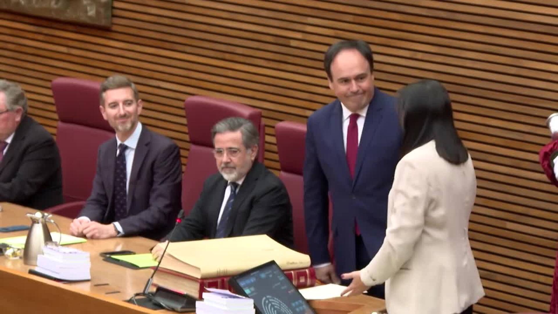 Pérez Llorca toma posesión como 'president' pidiendo perdón a las víctimas de la dana