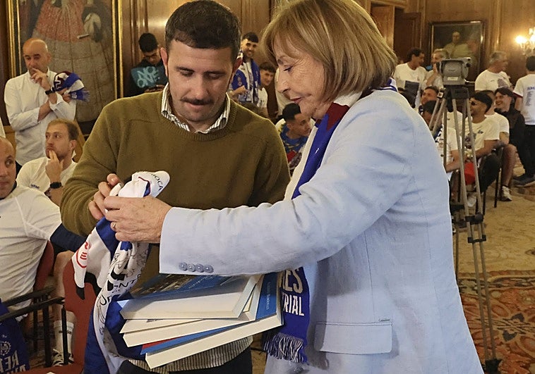 El Ayuntamiento adjudica el patrocinio del Real Avilés y elabora un protocolo sobre la reforma del estadio