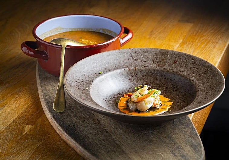 Arroz caldoso con pescado de roca y gambas y más en Mi Candelita por 45€