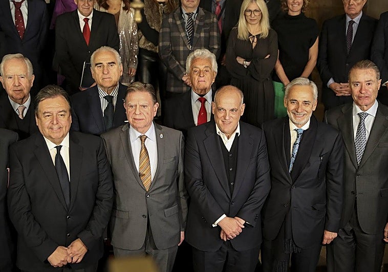 El Real Oviedo espera la decisión de la Federación mientras se arma para dar batalla