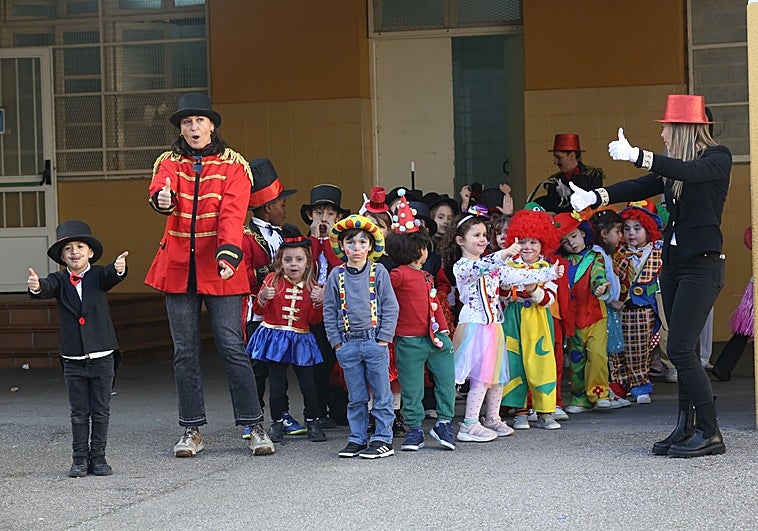 Los colegios de Oviedo dan la bienvenida al Carnaval