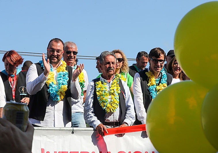 Miguel Ángel Revilla trae cola en Pola de Siero