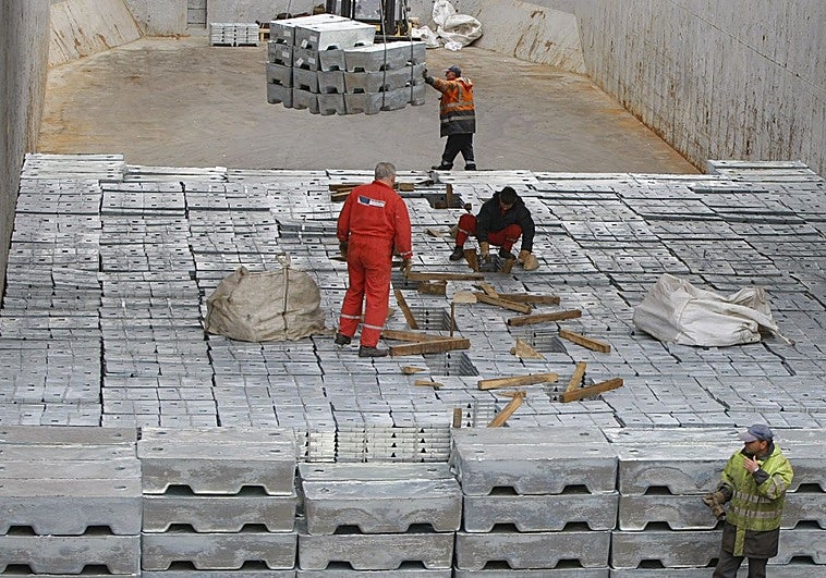Los estibadores de Avilés no alcanzan un acuerdo e irán a la huelga el lunes