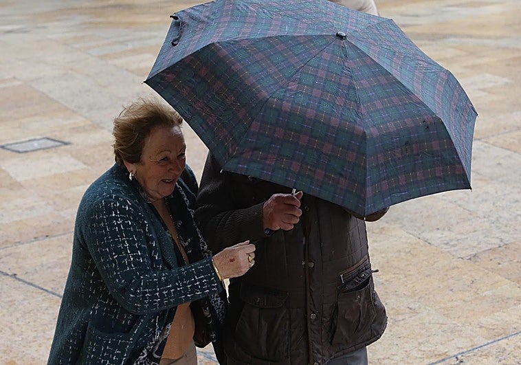 El azote de la borrasca 'Nils' en Asturias: alerta por fuertes rachas de viento, lluvia y nieve