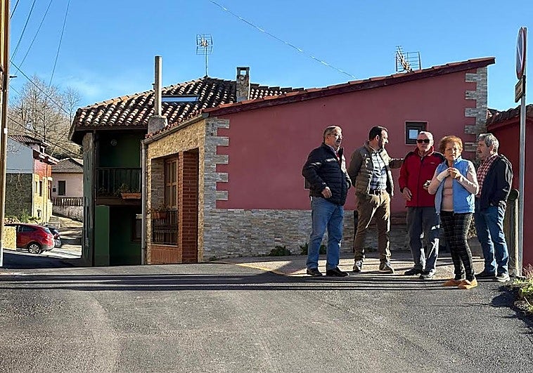 Mieres destina 420.000 euros a asfaltados en la zona rural en 17 pueblos