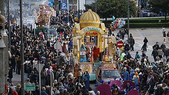 El Gran Desfile del Antroxu de Avilés: una pasarela de color, música y creatividad