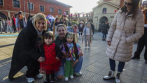 Ventanielles, en Oviedo, celebra el Carnaval con un concurso, talleres y chocolatada