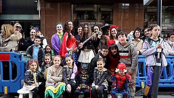 La calles se llenan de superhéroes y villanos: «Nos encanta esta fiesta»