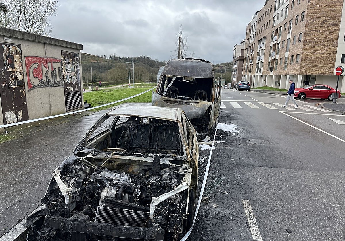 Incendio en Pola de Siero: dos vehículos calcinados y un tercero ...