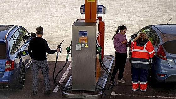 A los profesores itinerantes de Asturias no les llega para la gasolina