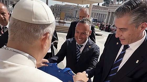 Así fue el viaje del Real Oviedo a Roma por el centenario y su encuentro con el Papa