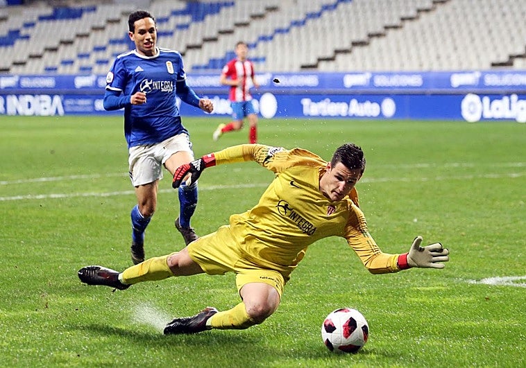 Javi Benítez, portero del Llanera, analiza al nuevo técnico del Real Avilés, Lolo Escobar: «Sabe llegar al jugador»