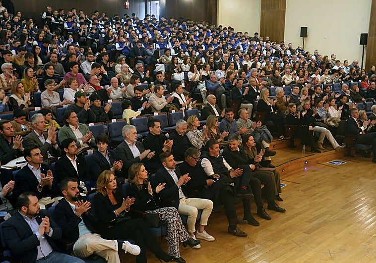 El Real Oviedo sopla las velas de su centenario lleno de vida