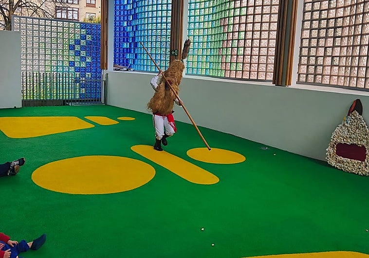 Los Sidros, en la escuela Los Polesinos de Siero