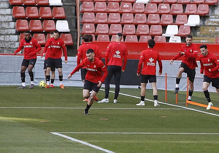 Un partido dentro y fuera de El Molinón