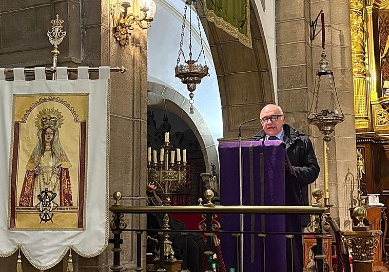 Candás da inicio a su Semana Santa con la lectura del pregón
