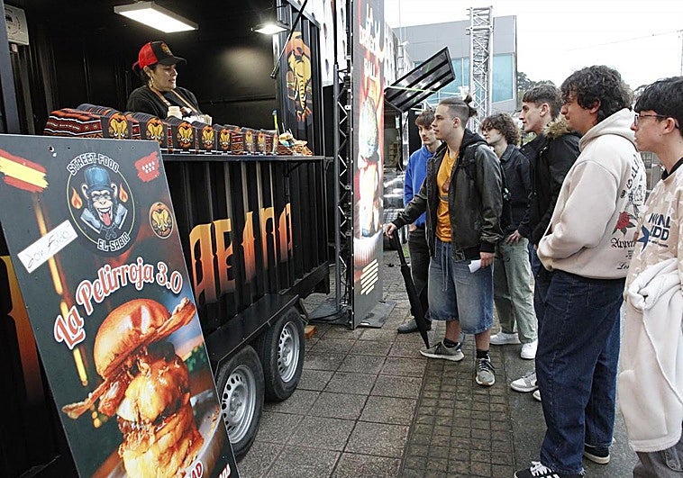 El Burger Fest repite su éxito gastronómico en Avilés