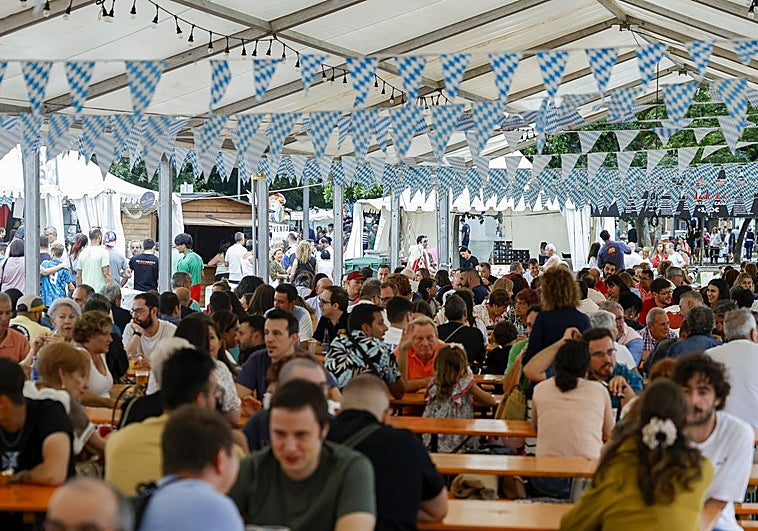 El Festival de la Cerveza de Avilés plantea eliminar la música en directo para reducir las molestias a los vecinos