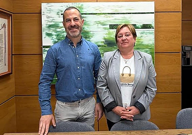 Los Güevos Pintos de Siero recuperan su desfile folclórico con la Danza Prima