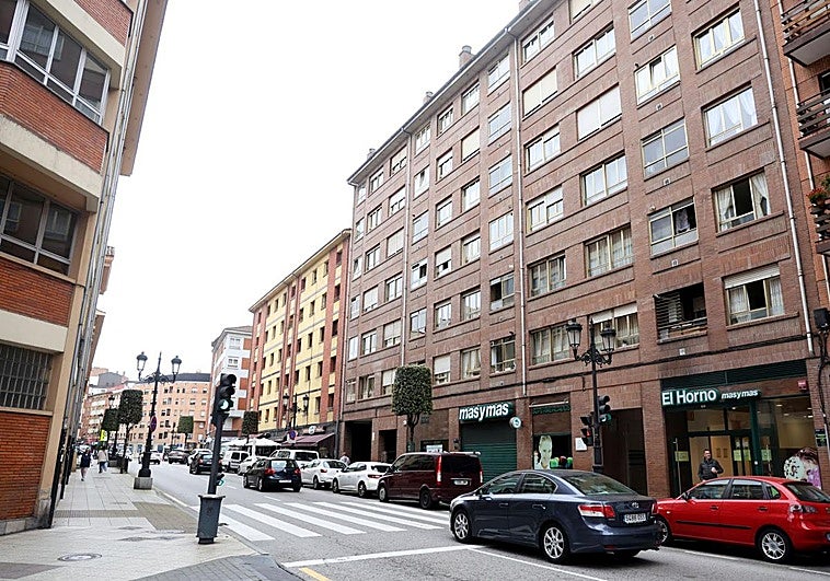 La Policía Local de Oviedo detiene a una mujer con 35 gramos de hachís en el bolso