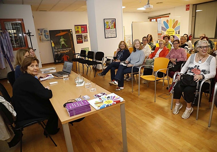 'Femenino y Plural' refuerza su red con más de 570 mujeres y nueva programación para 2026