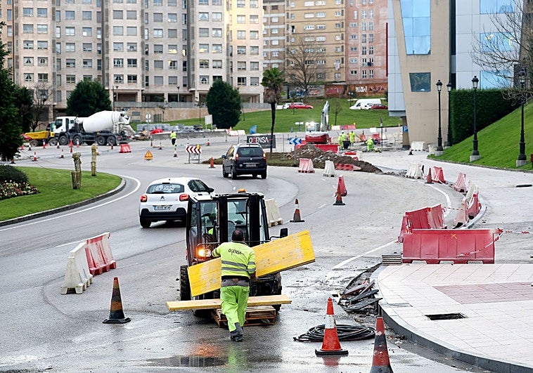 El plazo de la obra de la Ronda Sur de Oviedo se amplía dos meses para la construcción de un nuevo carril bici