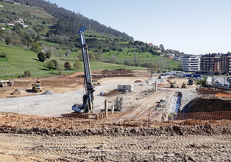 Vecinos de Oviedo denuncian ante la CUOTA las pistas de atletismo de Ciudad Naranco