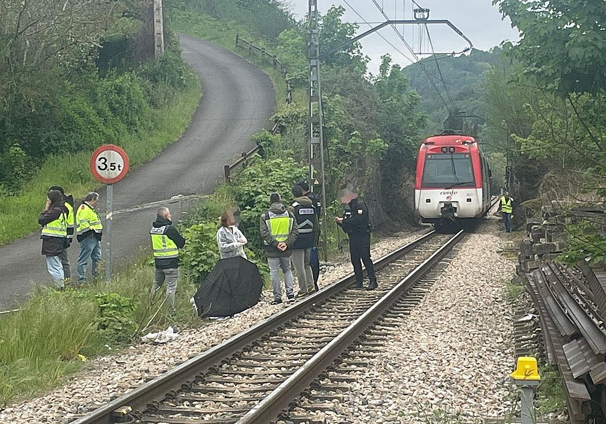 Muere un vecino de Langreo atropellado por un tren en el paso a nivel ...