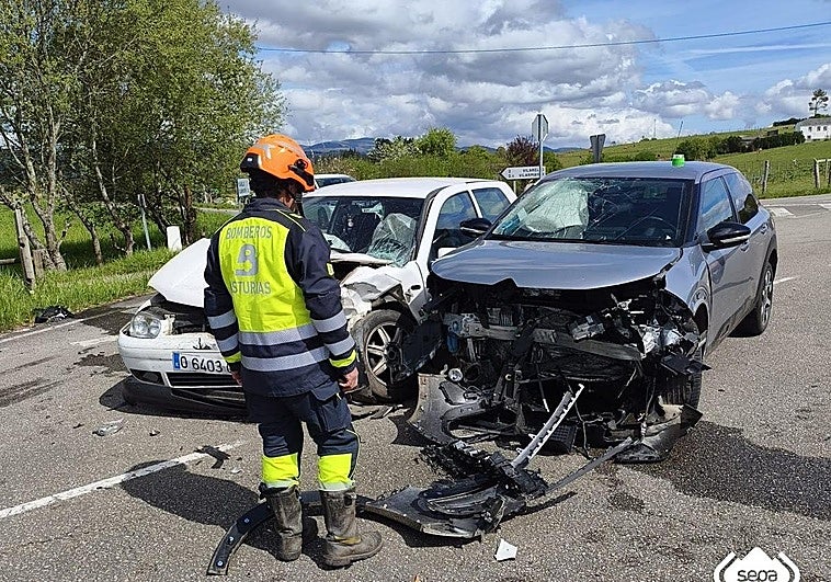 Un hombre y una mujer resultan heridos en un accidente de tráfico en Grandas de Salime