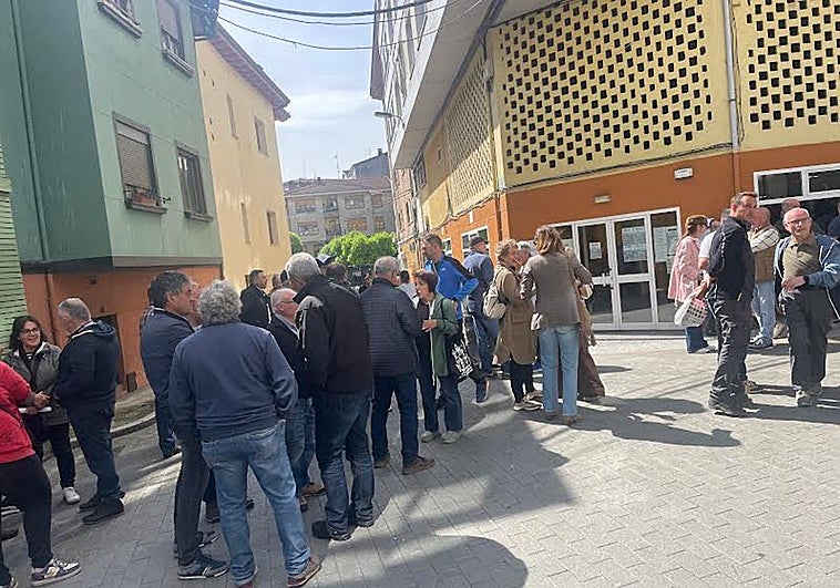 Los pastos del puerto Pinos son mierenses, la Consejería debe mediar para que podamos utilizarlos, reclaman los ganaderos