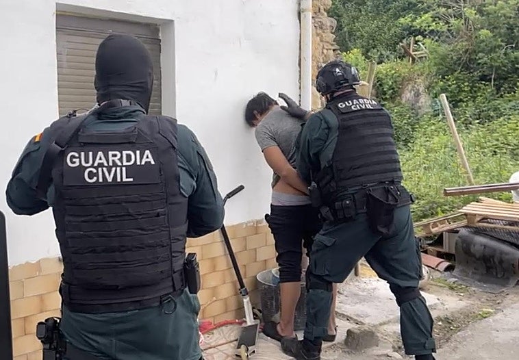 Cae en Siero tras meses escondido por tráfico de drogas: vigilaba su casa con cámaras para esquivar a la Guardia Civil