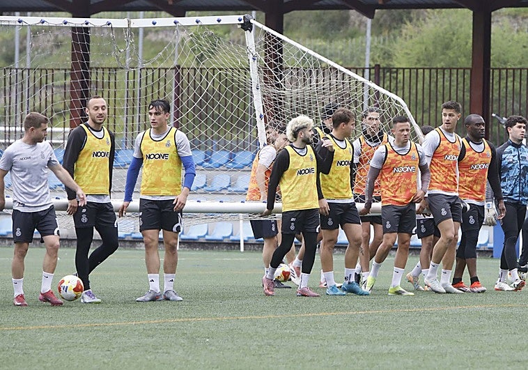 Un Real Avilés en racha quiere acariciar la permanencia