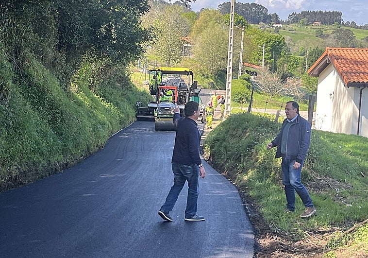 Villaviciosa impulsa un plan de rebacheo de caminos
