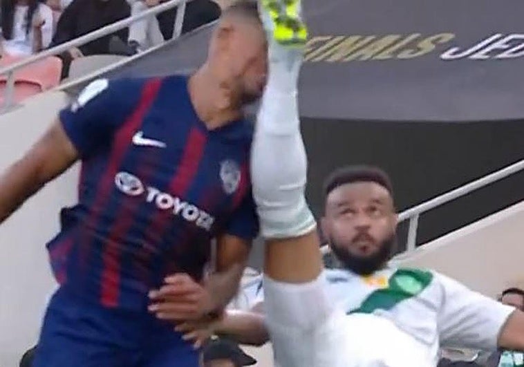 La escalofriante patada que dejó inconsciente a un compañero de Nacho Méndez en el Johor