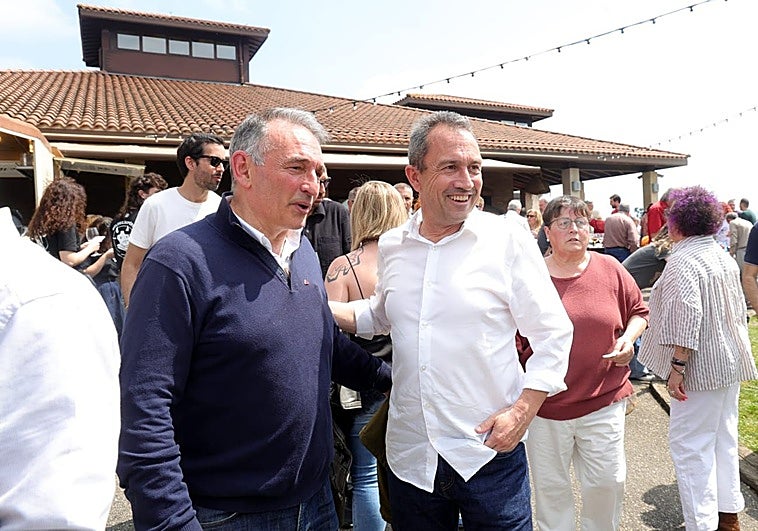 IU reivindica 40 años de «fuerza útil» y afrontará en mayo el debate sobre alianzas con «toda la izquierda» para frenar a la derecha