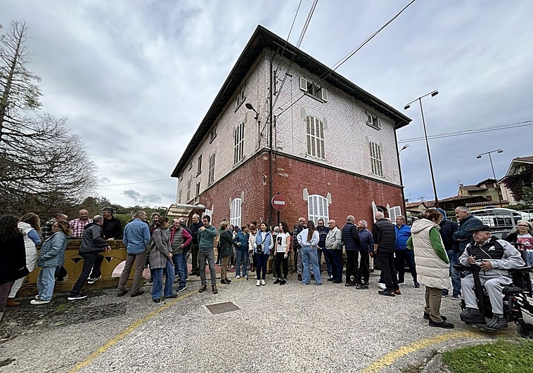 Más de 900 firmas exigen rehabilitar el hospitalillo de Lieres y mejorar su dotación