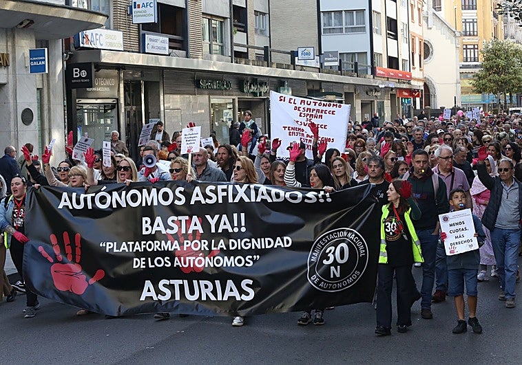 Los autónomos asturianos, «asfixiados», claman contra la subida de cuotas: «No somos un arma electoral»