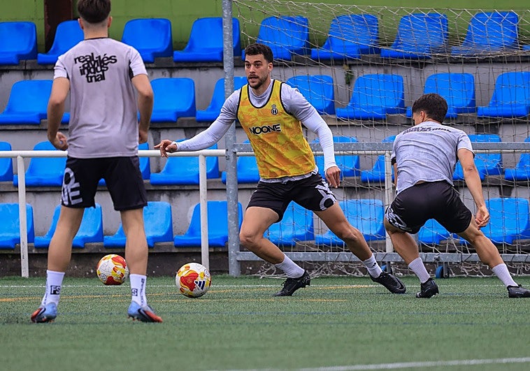 El Real Avilés desafía al Racing de Ferrol