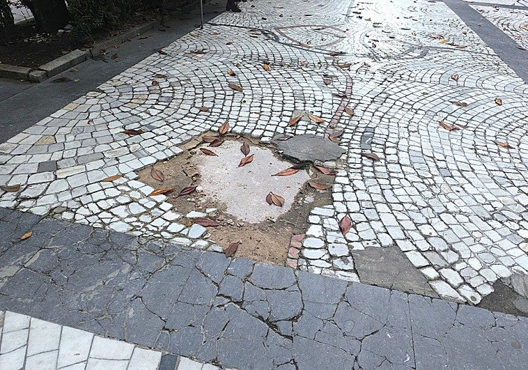 Vox pide al PP una «intervención inmediata» sobre el último gran socavón del paseo de Los Álamos de Oviedo