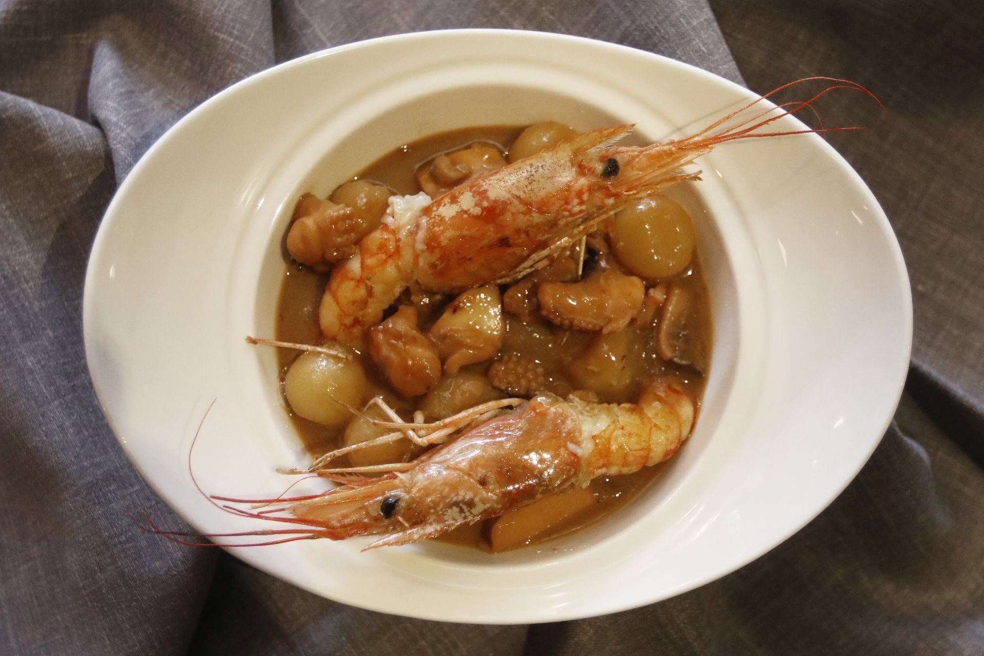 Guiso de sepia y langostinos