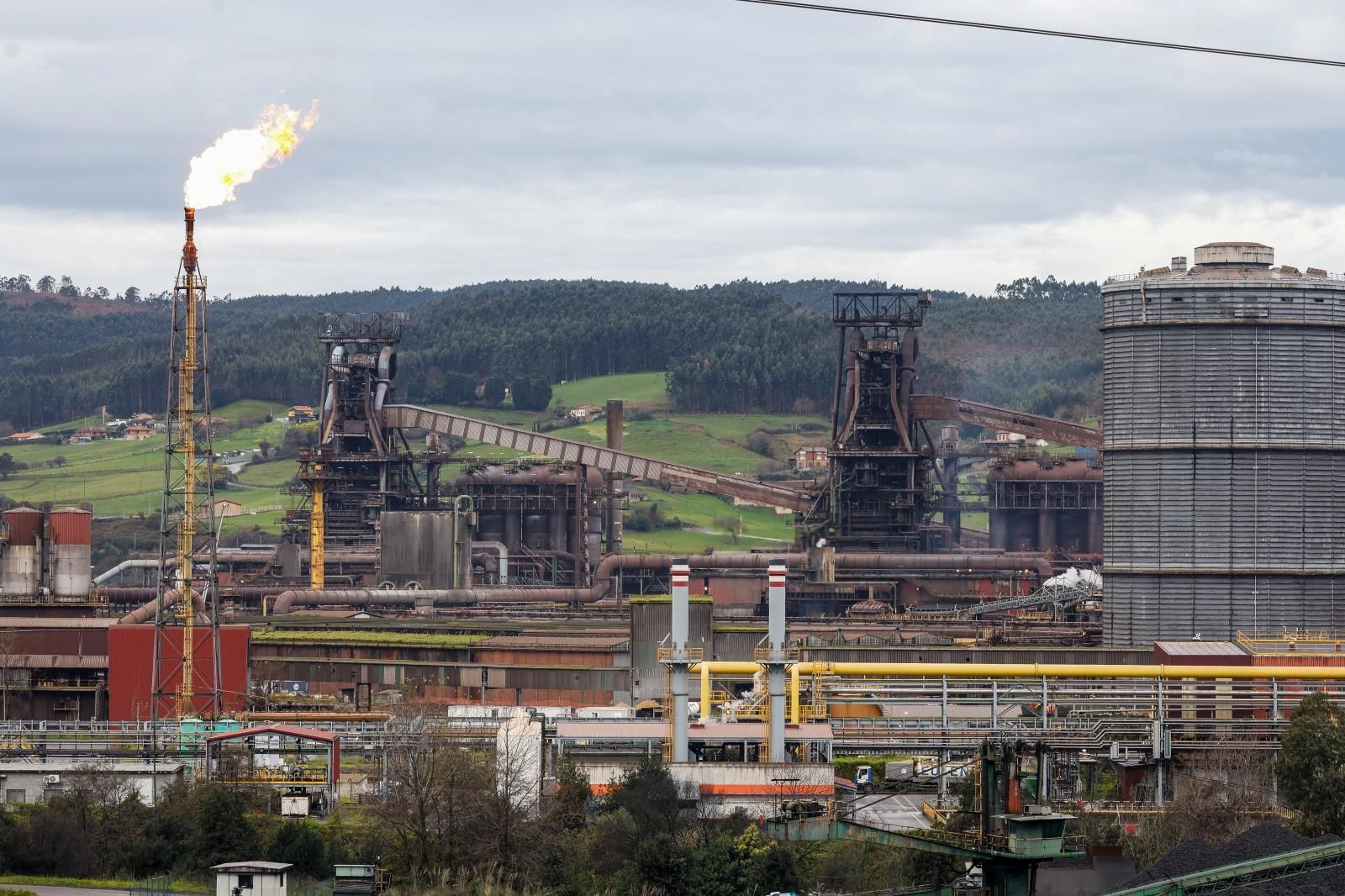 Arcelor rebaja casi un 29% su beneficio, pero se ve preparada para aumentar la capacidad en Europa