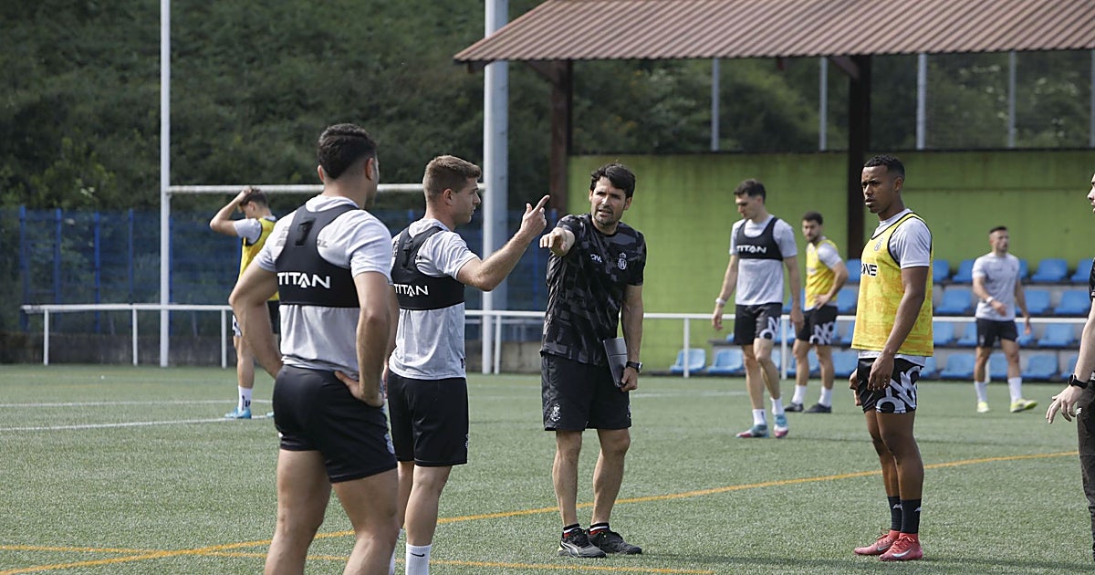 Lolo Escobar, entrenador del Real Avilés: «El Suárez Puerta dictará sentencia»