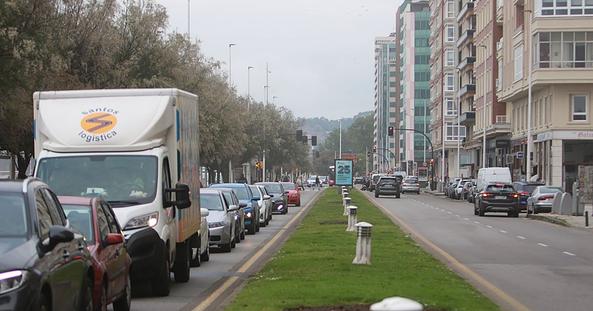 El aparcamiento soterrado bajo el Muro de Gijón, sería un 'hub' de recarga para hasta 450 coches eléctricos