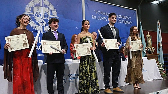 La Inmaculada y la Asunción celebran sus graduaciones en Gijón