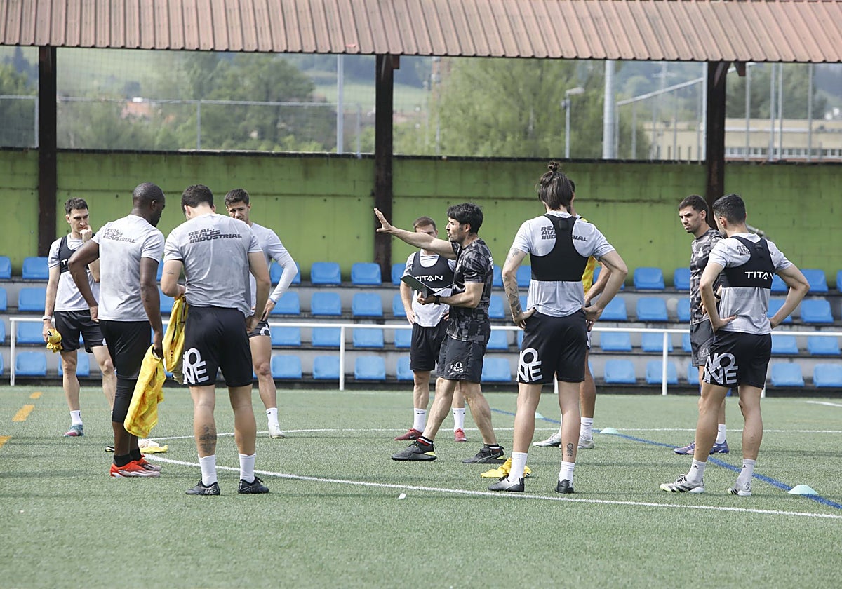 El Real Avilés, a rematar la faena en Ponferrada