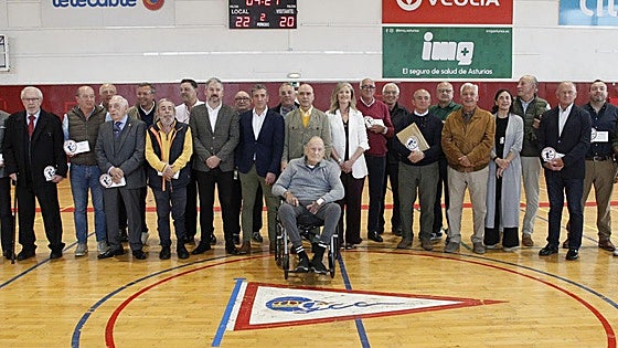 El Grupo Covadonga de Gijón: celebra el 50 aniversario del ascenso de su equipo de balonmano